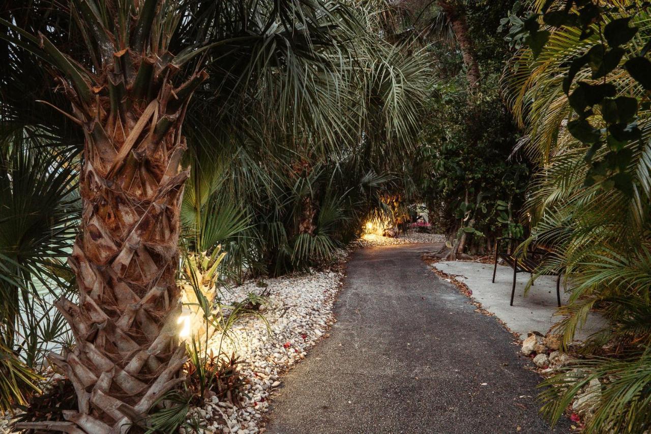 Pyramids In Florida Hotell Estero Eksteriør bilde