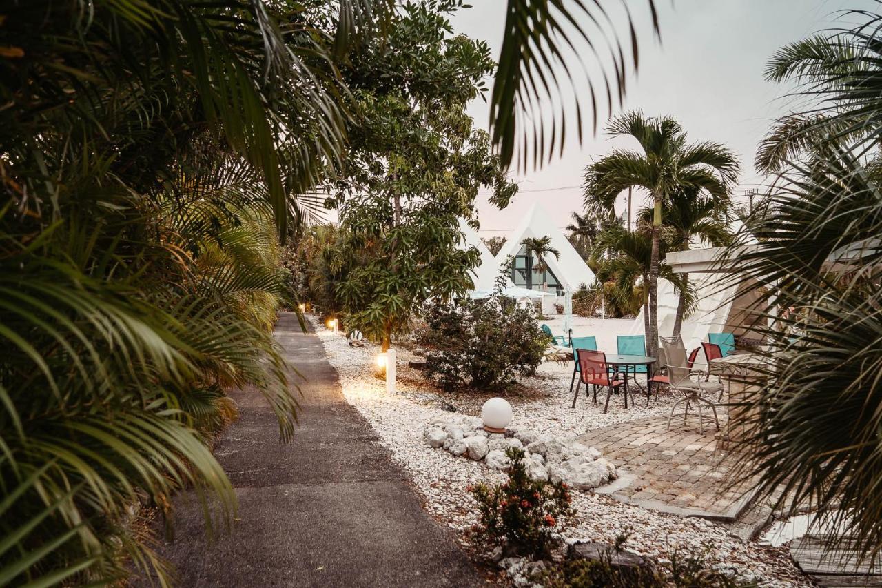 Pyramids In Florida Hotell Estero Eksteriør bilde